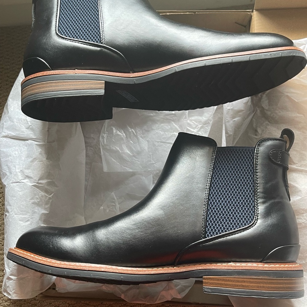 Kenneth Cole Black Chelsea Boots with Elastic Panels